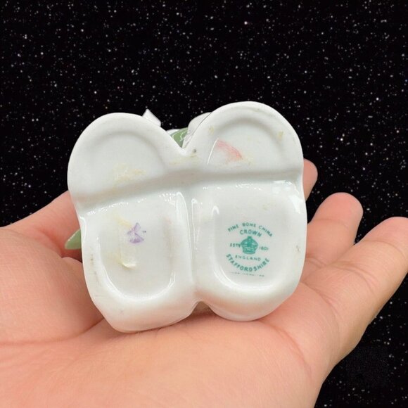 Crown Fine Bone China England Flower Porcelain Bouquet White Boot Hand Painted - Picture 5 of 10